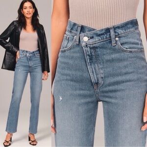 Abercrombie & Fitch The 90s Straight Ultra High Rise Criss Cross Jeans Size 30